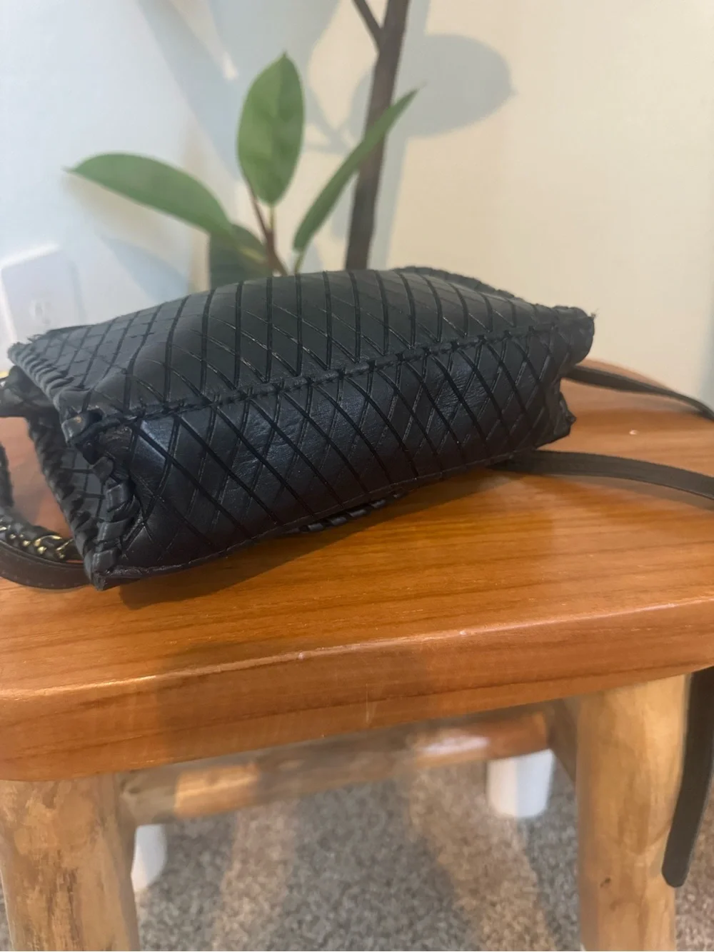 Laggo sleek black